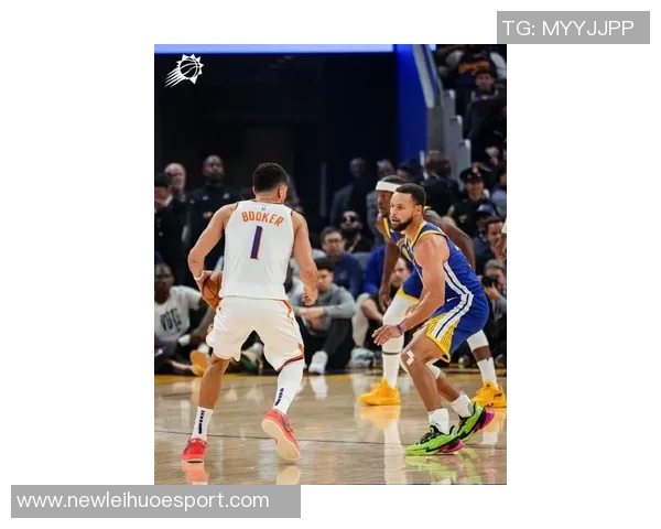 布克上半场表现平平难以支撑球队14投6中仅得17分三分球全失