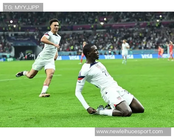 早报聚焦：德国荷兰双双晋级展现强劲实力无懈可击